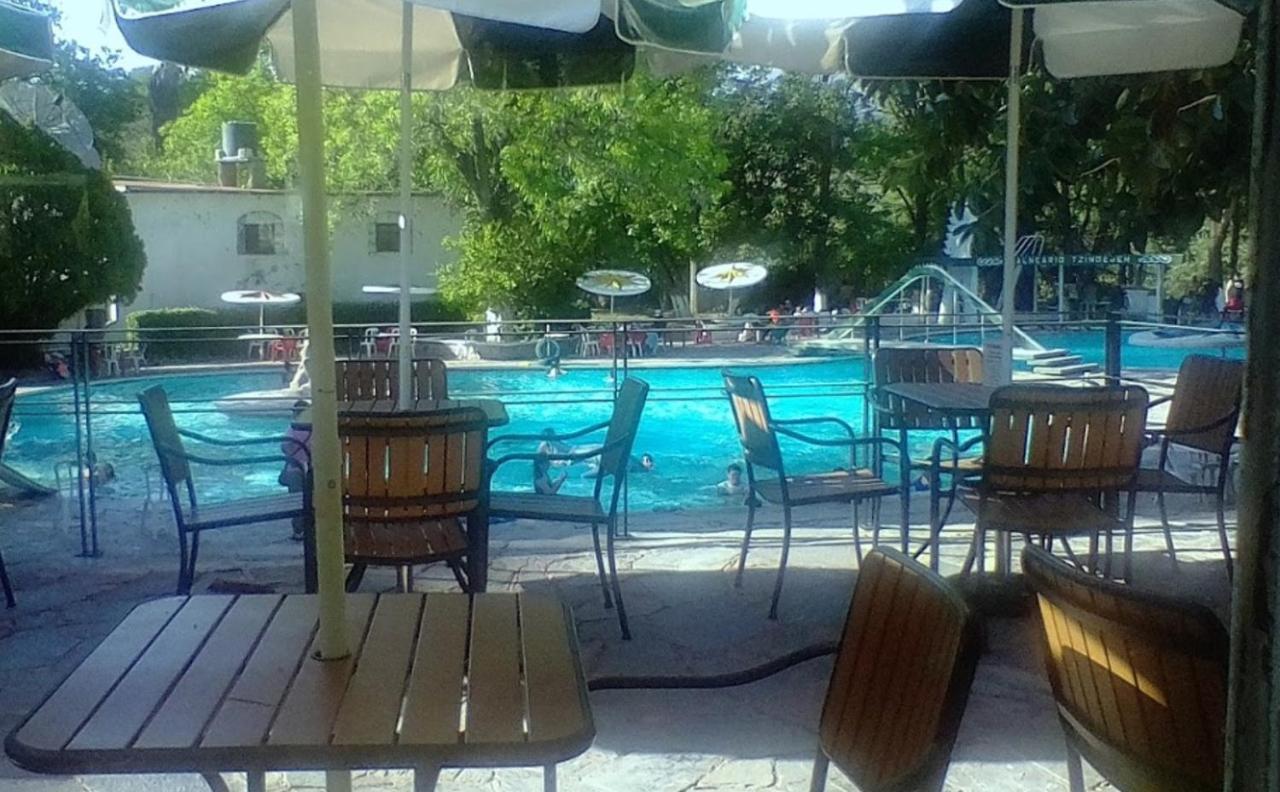 Hotel Balneario Tzindejeh Tasquillo Bagian luar foto