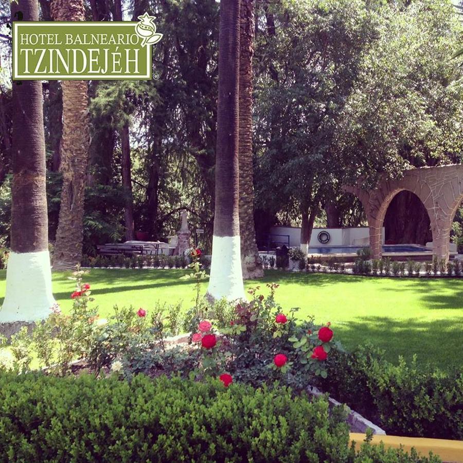 Hotel Balneario Tzindejeh Tasquillo Bagian luar foto