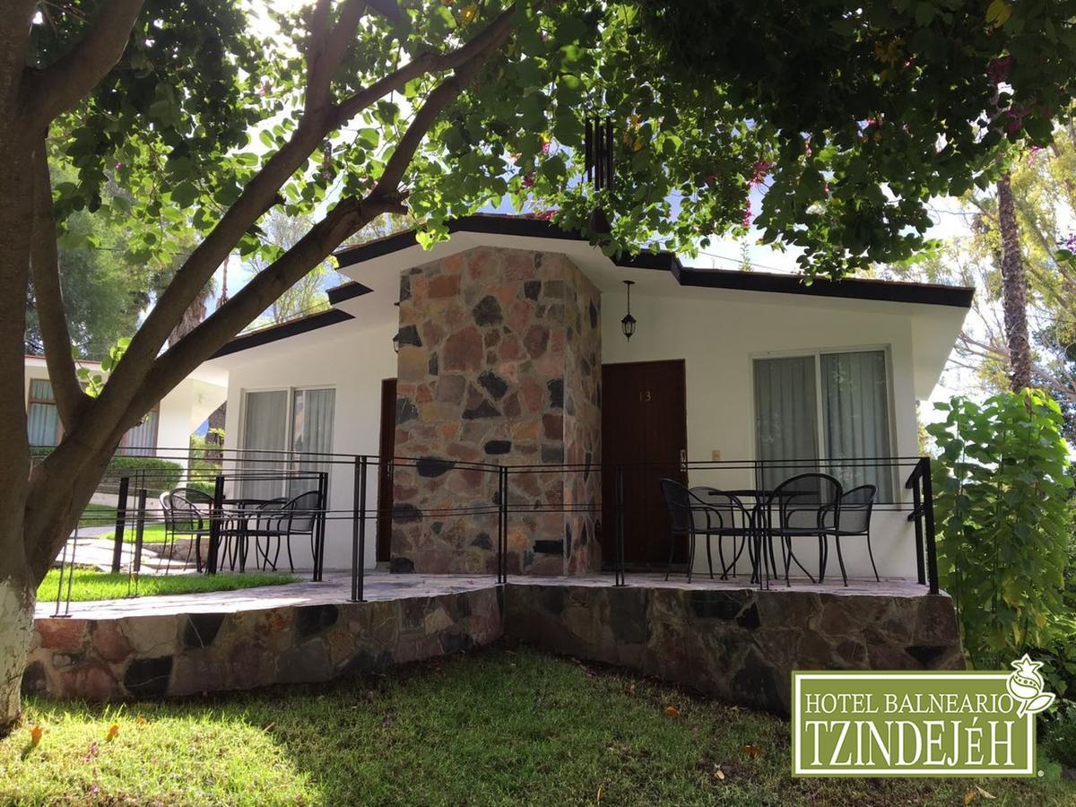 Hotel Balneario Tzindejeh Tasquillo Bagian luar foto
