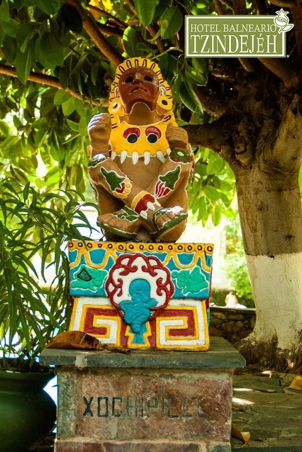 Hotel Balneario Tzindejeh Tasquillo Bagian luar foto