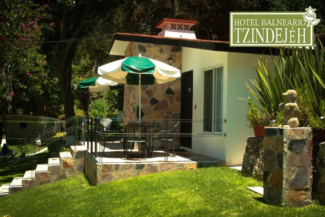 Hotel Balneario Tzindejeh Tasquillo Bagian luar foto