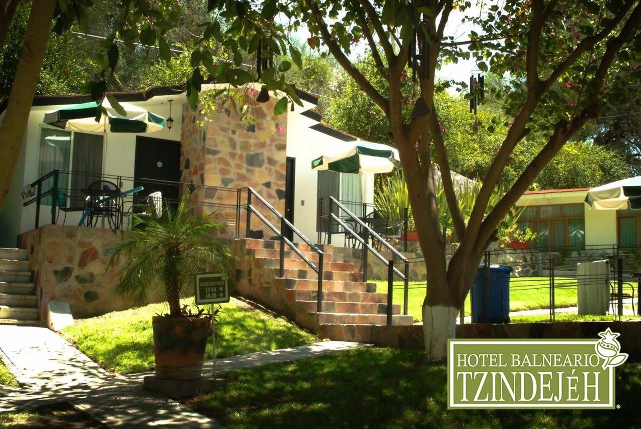 Hotel Balneario Tzindejeh Tasquillo Bagian luar foto